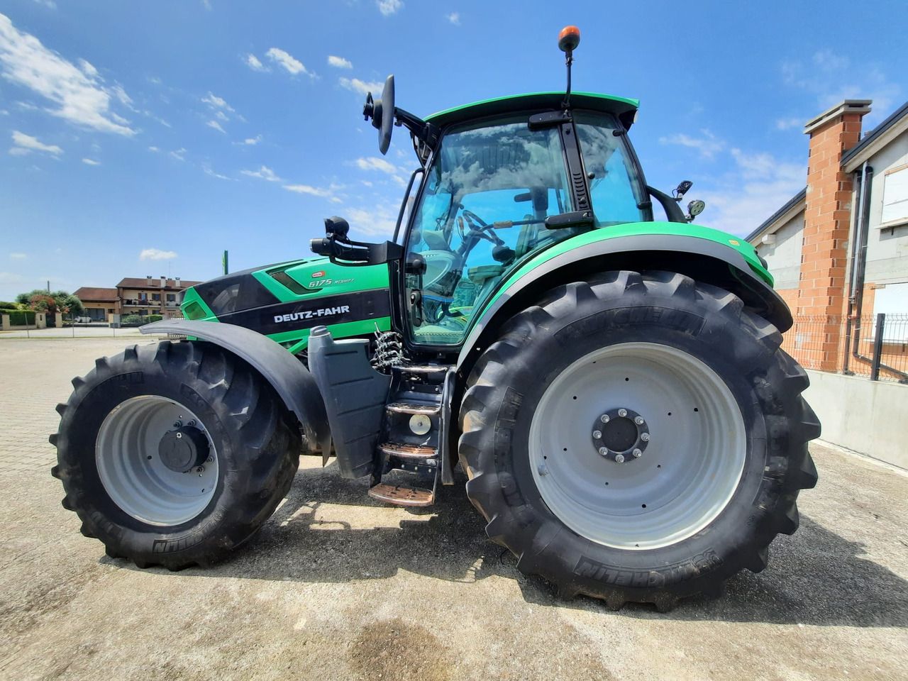 DEUTZ-FAHR AGROTRON 6175 TTV - Трактор: снимка 5 DEUTZ-FAHR AGROTRON 6175 TTV - Трактор: снимка 5