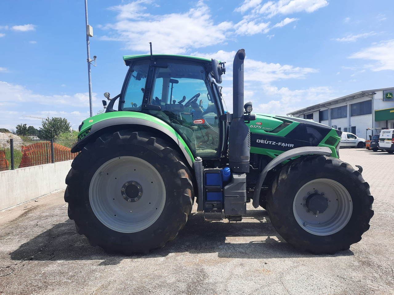 DEUTZ-FAHR AGROTRON 6175 TTV - Трактор: снимка 3 DEUTZ-FAHR AGROTRON 6175 TTV - Трактор: снимка 3