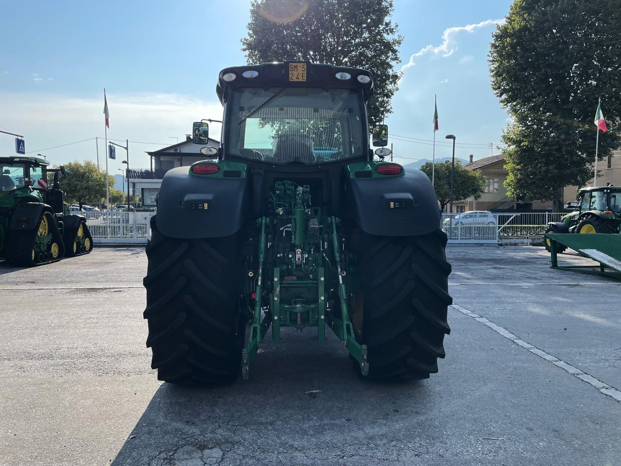 JOHN DEERE 6175 R - Трактор: снимка 3 JOHN DEERE 6175 R - Трактор: снимка 3