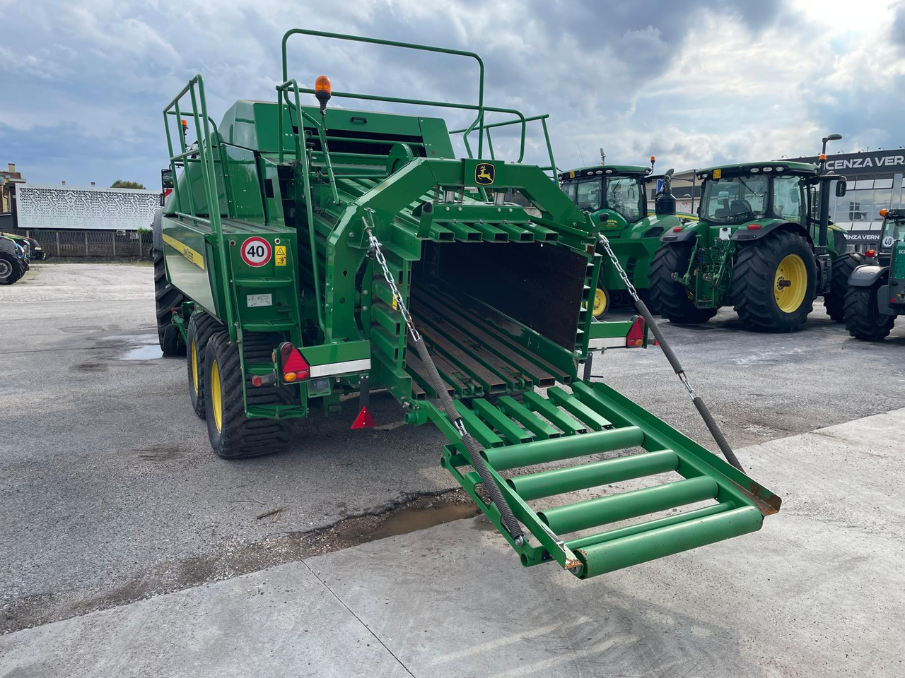 JOHN DEERE PRESSA L1534 - Сламопреса за квадратни бали: снимка 3 JOHN DEERE PRESSA L1534 - Сламопреса за квадратни бали: снимка 3