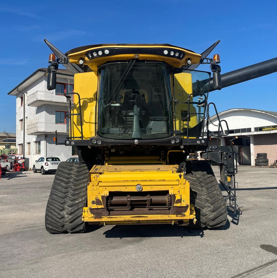 NEW HOLLAND MIETITREBBIA CR 9.90 - Зърнокомбайн: снимка 3 NEW HOLLAND MIETITREBBIA CR 9.90 - Зърнокомбайн: снимка 3