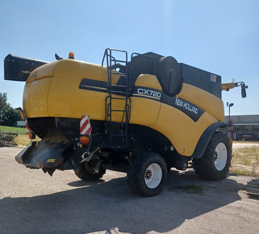 NEW HOLLAND MIETITREBBIA CX 720 - Зърнокомбайн: снимка 5 NEW HOLLAND MIETITREBBIA CX 720 - Зърнокомбайн: снимка 5