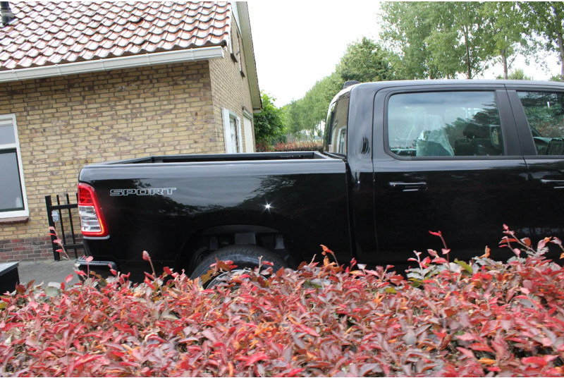 Dodge Ram Pick Up 1500 V8 Bighorn - Лек автомобил: снимка 4 Dodge Ram Pick Up 1500 V8 Bighorn - Лек автомобил: снимка 4