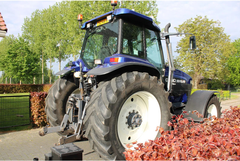 New Holland G 190 - Трактор: снимка 4 New Holland G 190 - Трактор: снимка 4