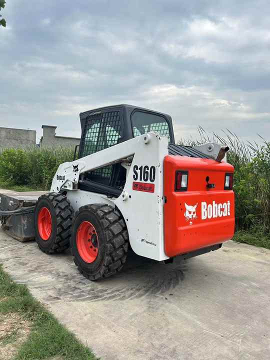 90% New Bobcat S160 Used Mini Loader Powerful, Low Price, and Very Good Quality - Мини челен товарач: снимка 5 90% New Bobcat S160 Used Mini Loader Powerful, Low Price, and Very Good Quality - Мини челен товарач: снимка 5