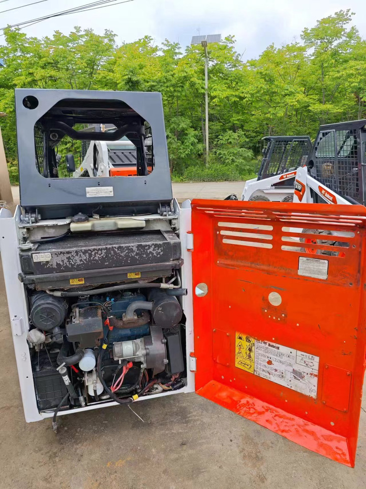 BOBCAT S70 - Мини челен товарач: снимка 3 BOBCAT S70 - Мини челен товарач: снимка 3