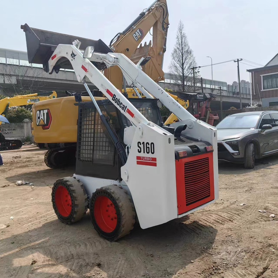 BOBCAT s160 - Мини челен товарач: снимка 4 BOBCAT s160 - Мини челен товарач: снимка 4