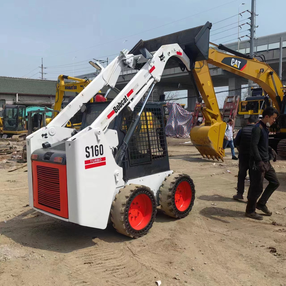 BOBCAT s160 - Мини челен товарач: снимка 3 BOBCAT s160 - Мини челен товарач: снимка 3