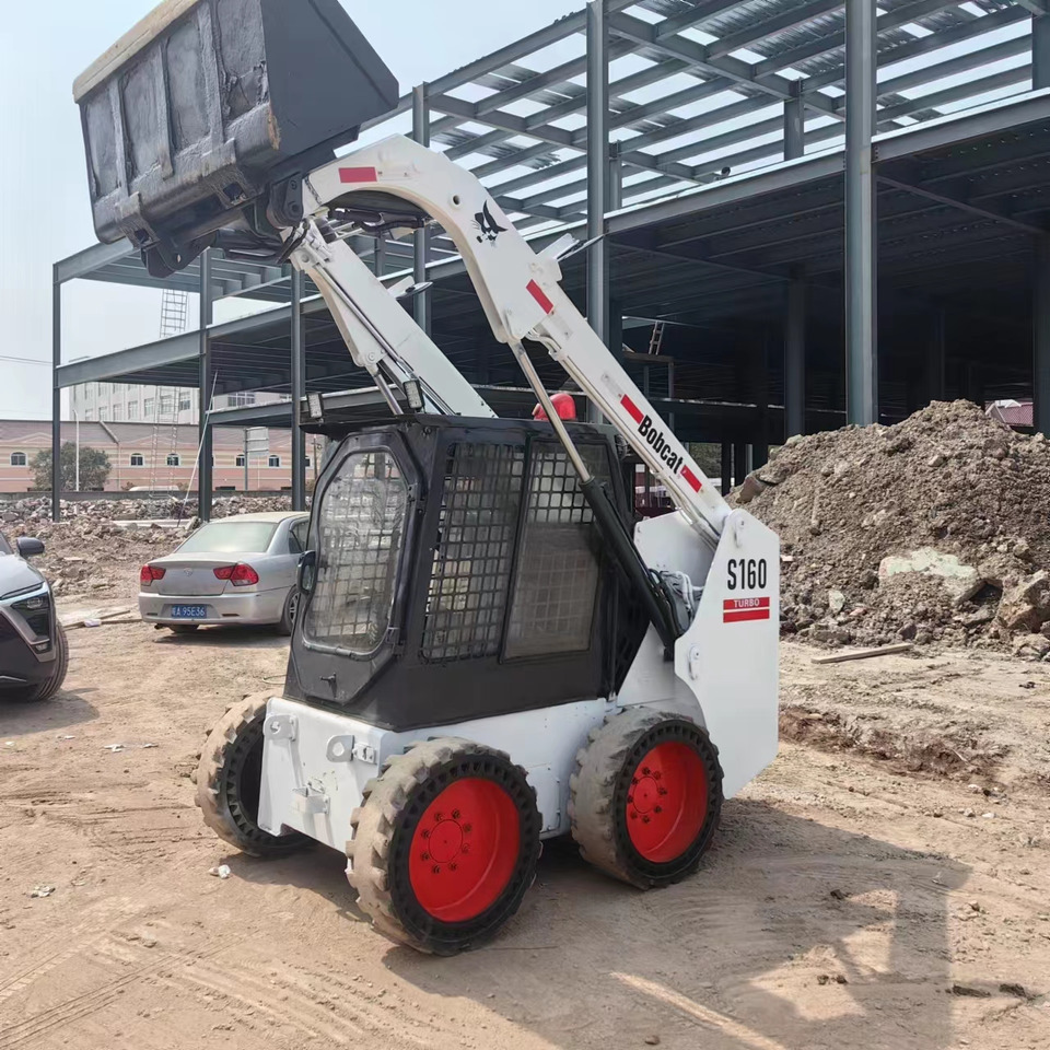 BOBCAT s160 - Мини челен товарач: снимка 5 BOBCAT s160 - Мини челен товарач: снимка 5