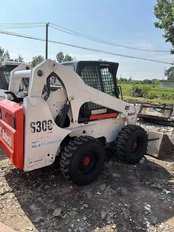 BOBCAT s300 - Мини челен товарач: снимка 2 BOBCAT s300 - Мини челен товарач: снимка 2