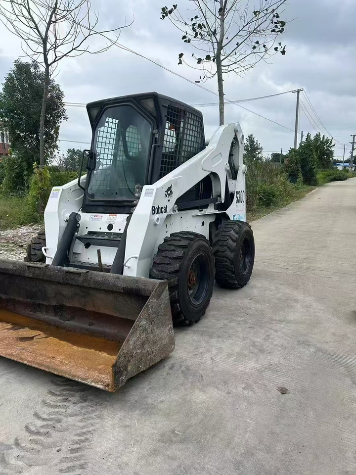 BOBCAT s300 - Мини челен товарач: снимка 3 BOBCAT s300 - Мини челен товарач: снимка 3