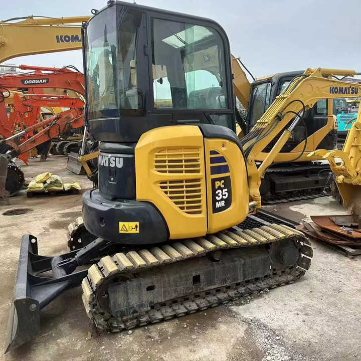 Best Quality Komatsu PC35mr Used Mini Excavator Earth-moving Machinery in Good Condition - Верижен багер: снимка 1 Best Quality Komatsu PC35mr Used Mini Excavator Earth-moving Machinery in Good Condition - Верижен багер: снимка 1