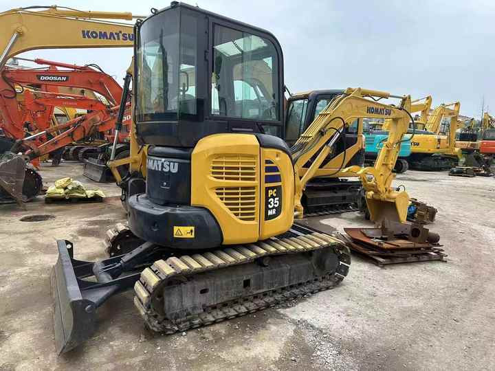 Best Quality Komatsu PC35mr Used Mini Excavator Earth-moving Machinery in Good Condition - Верижен багер: снимка 3 Best Quality Komatsu PC35mr Used Mini Excavator Earth-moving Machinery in Good Condition - Верижен багер: снимка 3