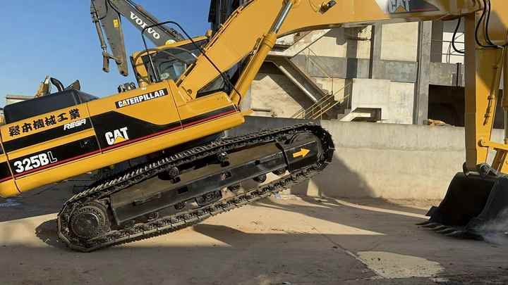 Best-selling CAT Excavator Cat325BL 320BL Imported From Japan Engineering Construction Machinery Cat 325BL Excavator - Верижен багер: снимка 5 Best-selling CAT Excavator Cat325BL 320BL Imported From Japan Engineering Construction Machinery Cat 325BL Excavator - Верижен багер: снимка 5