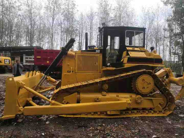 Булдозер CAT High Quality Used Machinery , Original D6h Cat Bulldozer , Winch Attached Cat Bulldozer: снимка 6
