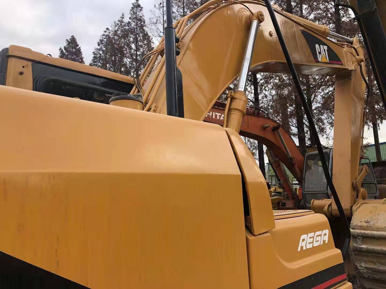 CATERPILLAR 320b - Верижен багер: снимка 1 CATERPILLAR 320b - Верижен багер: снимка 1