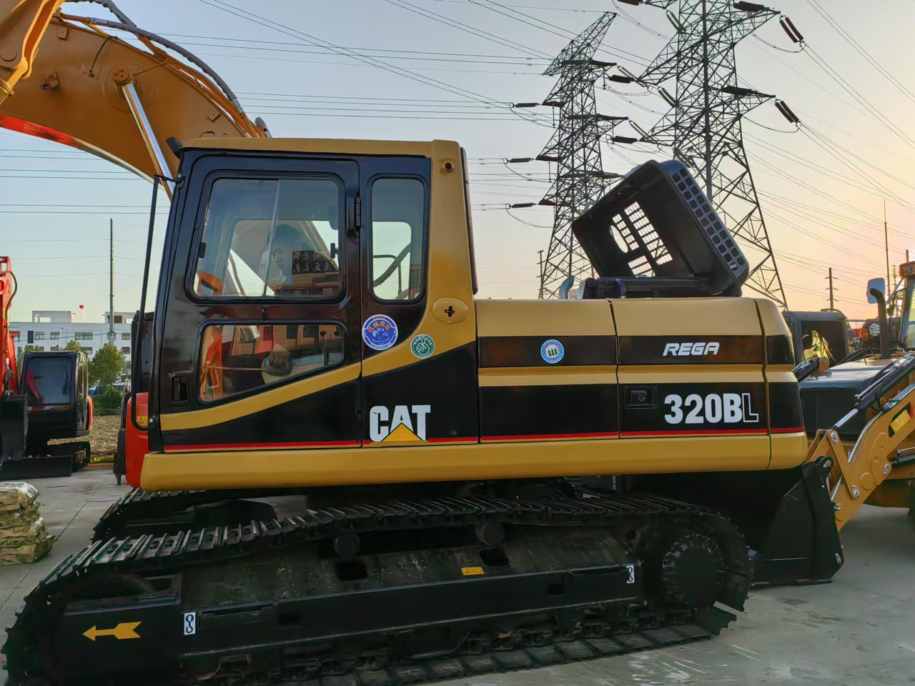 CATERPILLAR 320b - Верижен багер: снимка 3 CATERPILLAR 320b - Верижен багер: снимка 3