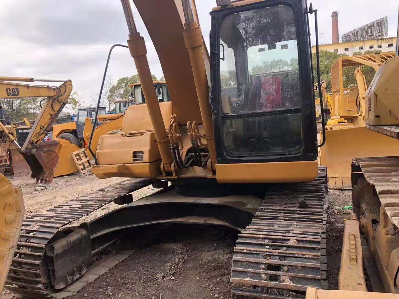 CATERPILLAR 320b - Верижен багер: снимка 3 CATERPILLAR 320b - Верижен багер: снимка 3