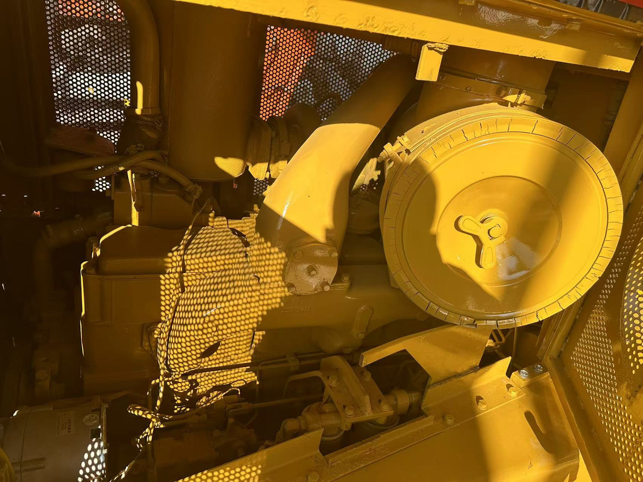 Булдозер CATERPILLAR D8r [ Copy ] [ Copy ] [ Copy ] [ Copy ] [ Copy ] [ Copy ]: снимка 13