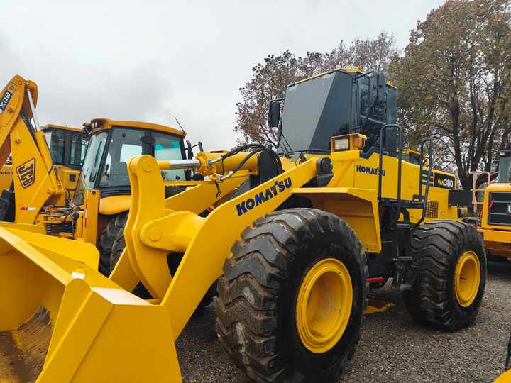 Certified Pre-Owned Komatsu WA380-3 | Heavy-Duty Loader for Mining/ Construction - Price Negotiable! - Колесен товарач: снимка 3 Certified Pre-Owned Komatsu WA380-3 | Heavy-Duty Loader for Mining/ Construction - Price Negotiable! - Колесен товарач: снимка 3
