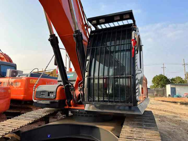 Doosan Construction Equipment Dx300 , Used Earth-moving Machine Doosan Excavator , Doosan Heavy Machines for Sale - Багер: снимка 4 Doosan Construction Equipment Dx300 , Used Earth-moving Machine Doosan Excavator , Doosan Heavy Machines for Sale - Багер: снимка 4