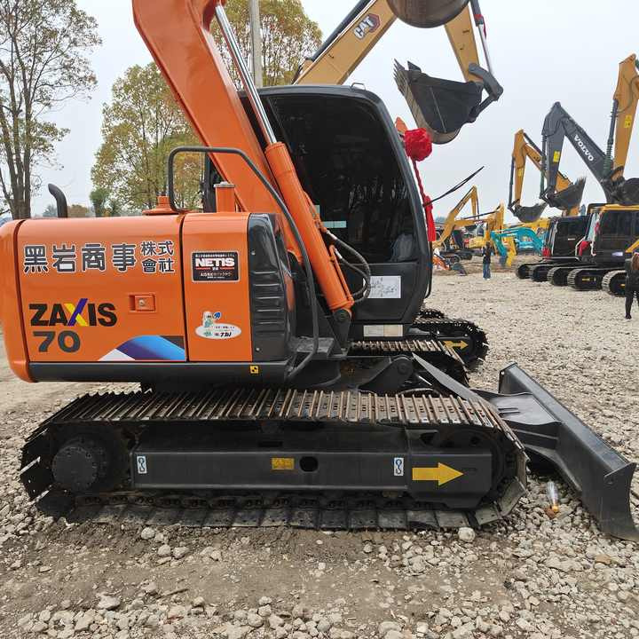 HITACHI ZX70 Original Japan Surplus Hitachi ZX70 for Sale - Верижен багер: снимка 2 HITACHI ZX70 Original Japan Surplus Hitachi ZX70 for Sale - Верижен багер: снимка 2