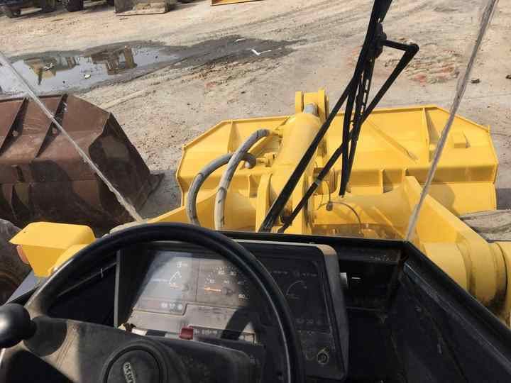 High Quality Japan Loader 4ton Loader komatsu Wa320-3 Used Wheel Loader - Колесен товарач: снимка 2 High Quality Japan Loader 4ton Loader komatsu Wa320-3 Used Wheel Loader - Колесен товарач: снимка 2