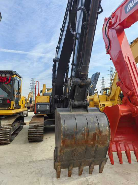 Hot Selling volvo Brand Ec210 20tons Excavator in Stock Used Korea Brand volvo Ec210 240 290 Excavator for Sale - Багер: снимка 3 Hot Selling volvo Brand Ec210 20tons Excavator in Stock Used Korea Brand volvo Ec210 240 290 Excavator for Sale - Багер: снимка 3