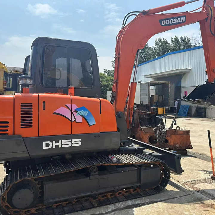 Low Shipping Used Excavator Doosan DH55 Good Condition with Low Hours - Багер: снимка 1 Low Shipping Used Excavator Doosan DH55 Good Condition with Low Hours - Багер: снимка 1