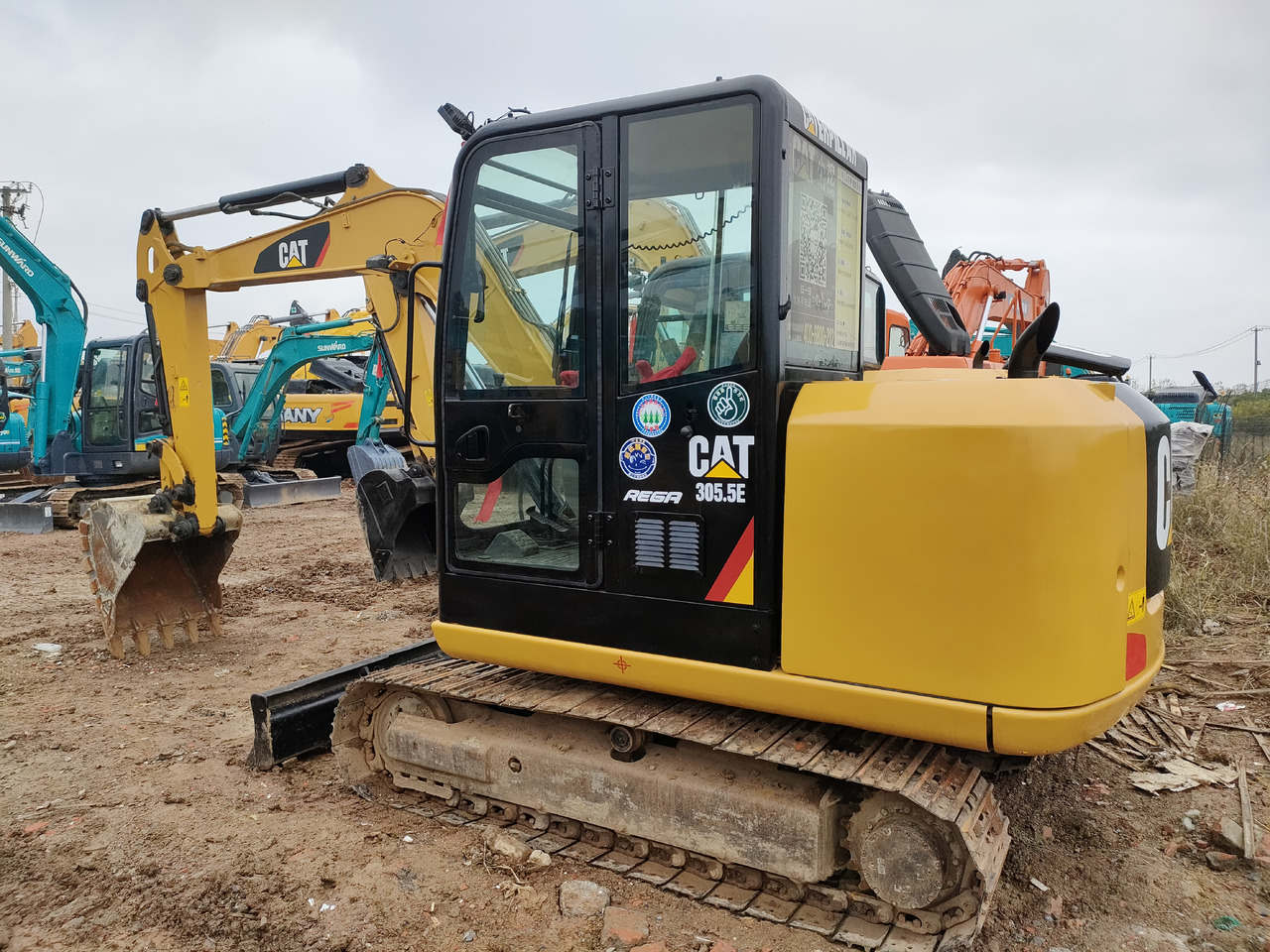 CATERPILLAR Nearly 90% of brand new Caterpillar 305.5 3-ton mini excavators are available for sale. Caterpillar 303.5 305.5 306 307 excavators are also available for sale. - Строителна техника: снимка 4 CATERPILLAR Nearly 90% of brand new Caterpillar 305.5 3-ton mini excavators are available for sale. Caterpillar 303.5 305.5 306 307 excavators are also available for sale. - Строителна техника: снимка 4