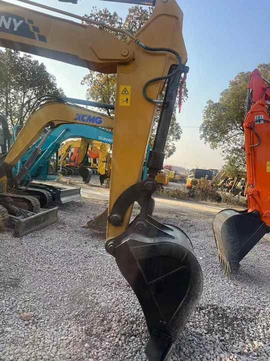 USED Sany 95 Excavator with Good Condition for Sale - Верижен багер: снимка 4 USED Sany 95 Excavator with Good Condition for Sale - Верижен багер: снимка 4