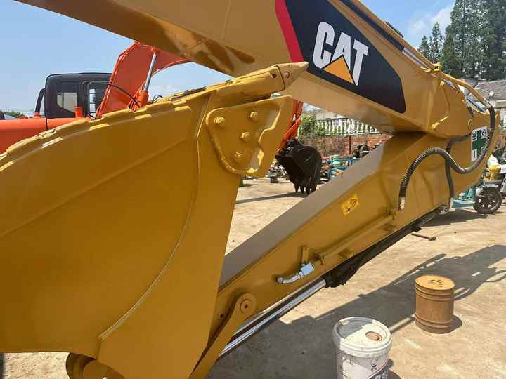 Used Caterpillar Excavators 320D Good Condition Used Excavators for Sale Second Hand Machine CAT Caterpillar 320D Excavadoras - Багер: снимка 4 Used Caterpillar Excavators 320D Good Condition Used Excavators for Sale Second Hand Machine CAT Caterpillar 320D Excavadoras - Багер: снимка 4