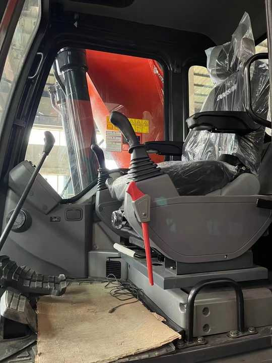 Used Digger DOOSAN DX230 Construction Machinery Construction Digger Used DOOSAN DX230 Cheap Excavator - Верижен багер: снимка 4 Used Digger DOOSAN DX230 Construction Machinery Construction Digger Used DOOSAN DX230 Cheap Excavator - Верижен багер: снимка 4