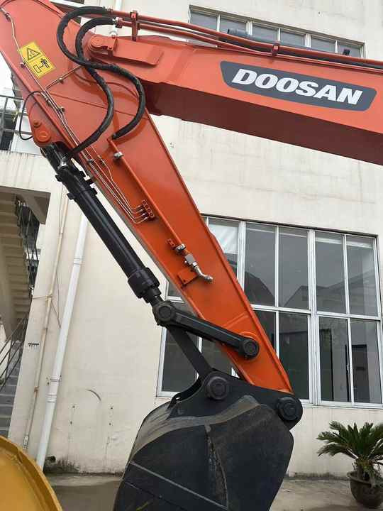 Used Digger DOOSAN DX300 Construction Machinery Construction Digger Used DOOSAN DX300 Cheap Excavator - Верижен багер: снимка 5 Used Digger DOOSAN DX300 Construction Machinery Construction Digger Used DOOSAN DX300 Cheap Excavator - Верижен багер: снимка 5