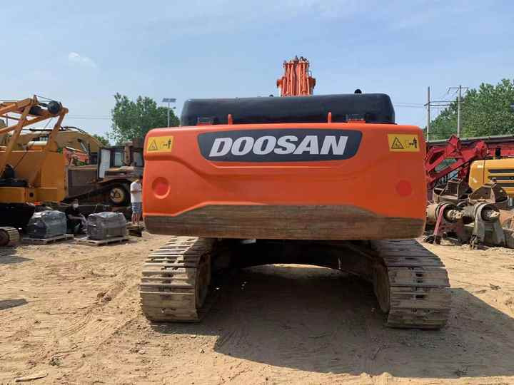Used Digger DOOSAN DX300 Construction Machinery Construction Digger Used DOOSAN DX300 Cheap Excavator - Верижен багер: снимка 4 Used Digger DOOSAN DX300 Construction Machinery Construction Digger Used DOOSAN DX300 Cheap Excavator - Верижен багер: снимка 4