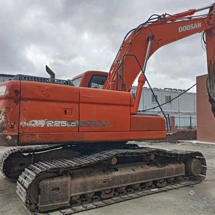 Used Digger Doosan DX225LC-9T Construction Machinery Construction Digger Used Doosan DX225LC-9T Cheap Excavator - Верижен багер: снимка 1 Used Digger Doosan DX225LC-9T Construction Machinery Construction Digger Used Doosan DX225LC-9T Cheap Excavator - Верижен багер: снимка 1