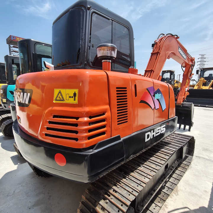 Used Digger Doosan Dh55 Construction Machinery Construction Digger Used Doosan Dh55 Cheap Excavator - Верижен багер: снимка 1 Used Digger Doosan Dh55 Construction Machinery Construction Digger Used Doosan Dh55 Cheap Excavator - Верижен багер: снимка 1