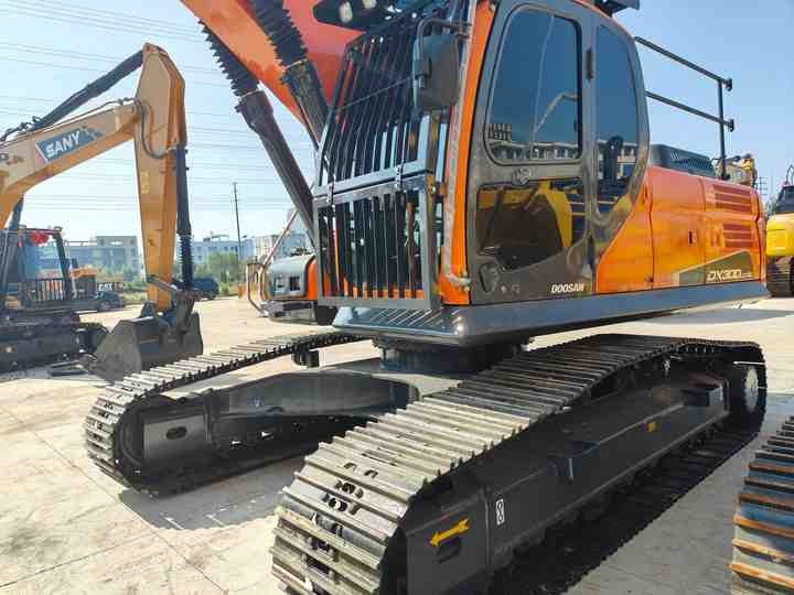 Used Doosan DX300LC-9C Excavator with Little Time Used in Excellent Condition Korea Brand Doosan 30 Tons Excavator for Sale - Багер: снимка 2 Used Doosan DX300LC-9C Excavator with Little Time Used in Excellent Condition Korea Brand Doosan 30 Tons Excavator for Sale - Багер: снимка 2