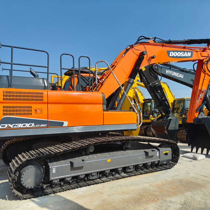 Used Doosan DX300LC-9C Excavator with Little Time Used in Excellent Condition Korea Brand Doosan 30 Tons Excavator for Sale - Багер: снимка 1 Used Doosan DX300LC-9C Excavator with Little Time Used in Excellent Condition Korea Brand Doosan 30 Tons Excavator for Sale - Багер: снимка 1