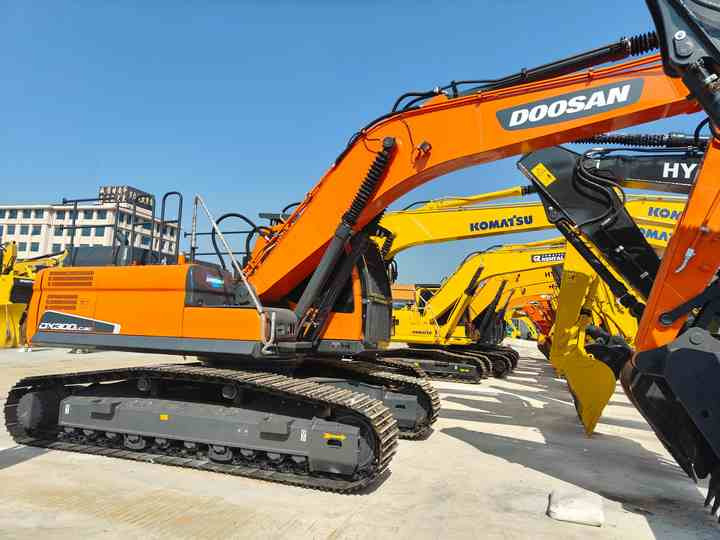 Used Doosan DX300LC-9C Excavator with Little Time Used in Excellent Condition Korea Brand Doosan 30 Tons Excavator for Sale - Багер: снимка 4 Used Doosan DX300LC-9C Excavator with Little Time Used in Excellent Condition Korea Brand Doosan 30 Tons Excavator for Sale - Багер: снимка 4
