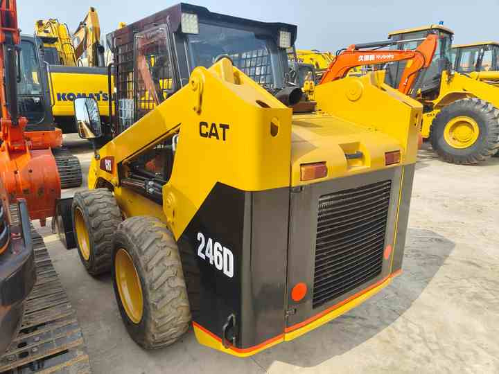 Used Front Loader Tractor CAT 246D Skid Steer Loader / Used Cat 226B 246C 246d Mini Skid Steer Loader in Stock - Мини челен товарач: снимка 5 Used Front Loader Tractor CAT 246D Skid Steer Loader / Used Cat 226B 246C 246d Mini Skid Steer Loader in Stock - Мини челен товарач: снимка 5
