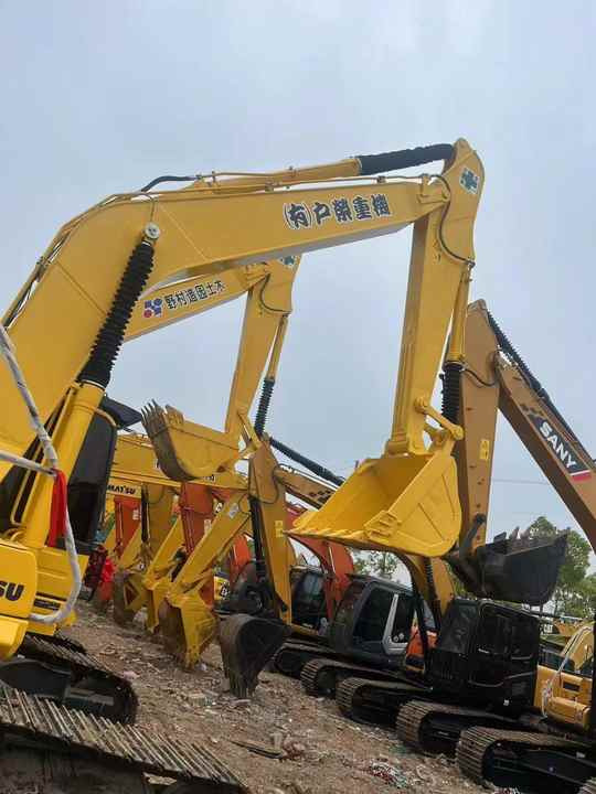 Used Good Quality Japan Original PC240-8 in Good Condition PC240-8 Komatsu - Верижен багер: снимка 5 Used Good Quality Japan Original PC240-8 in Good Condition PC240-8 Komatsu - Верижен багер: снимка 5