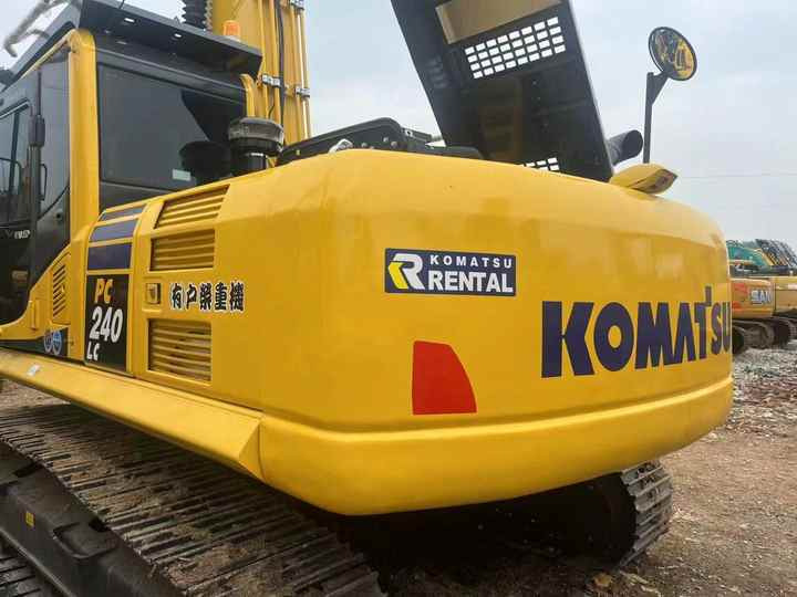 Used Good Quality Japan Original PC240-8 in Good Condition PC240-8 Komatsu - Верижен багер: снимка 2 Used Good Quality Japan Original PC240-8 in Good Condition PC240-8 Komatsu - Верижен багер: снимка 2