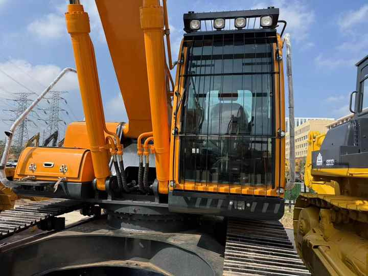 Used HYUNDAI305lc-9c Hydraulic Excavator with Excellent Performance hyundai Running Working Condition Low Price for Sale - Багер: снимка 4 Used HYUNDAI305lc-9c Hydraulic Excavator with Excellent Performance hyundai Running Working Condition Low Price for Sale - Багер: снимка 4