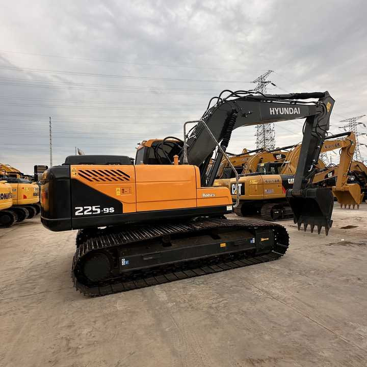 Used Hyundai 225LC-9S Excavator with Excellent Performance for Sale - Верижен багер: снимка 5 Used Hyundai 225LC-9S Excavator with Excellent Performance for Sale - Верижен багер: снимка 5