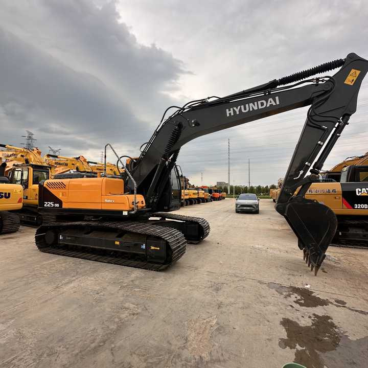 Used Hyundai 225LC-9S Excavator with Excellent Performance for Sale - Верижен багер: снимка 2 Used Hyundai 225LC-9S Excavator with Excellent Performance for Sale - Верижен багер: снимка 2