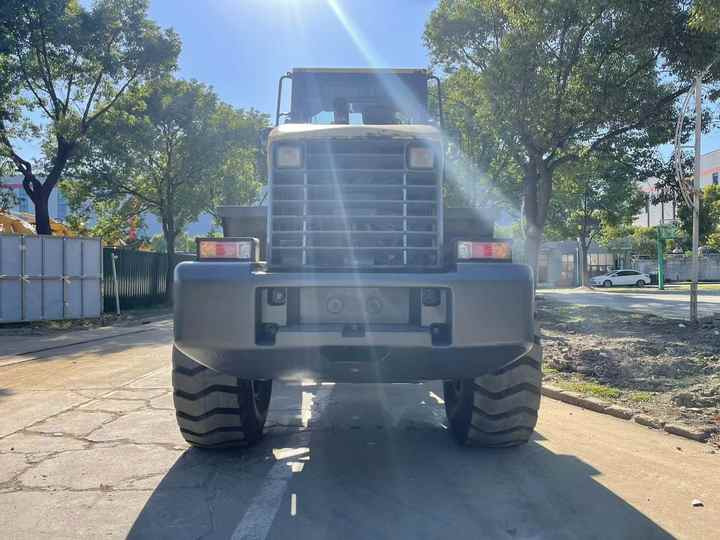Used Komatsu WA320-5 Wheel Loader for Sale | Reliable Secondhand Construction Equipment with Export Support - Колесен товарач: снимка 2 Used Komatsu WA320-5 Wheel Loader for Sale | Reliable Secondhand Construction Equipment with Export Support - Колесен товарач: снимка 2