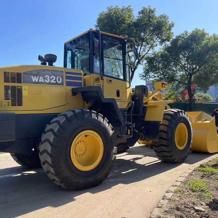Used Komatsu WA320-5 Wheel Loader for Sale | Reliable Secondhand Construction Equipment with Export Support - Колесен товарач: снимка 1 Used Komatsu WA320-5 Wheel Loader for Sale | Reliable Secondhand Construction Equipment with Export Support - Колесен товарач: снимка 1
