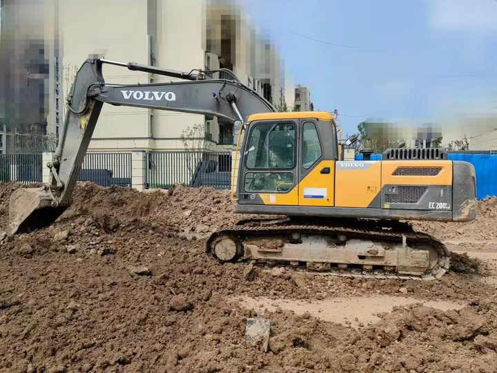 Used Volvo Brand Original EC200B Model Excavator with Good Working Condition for Sale - Верижен багер: снимка 3 Used Volvo Brand Original EC200B Model Excavator with Good Working Condition for Sale - Верижен багер: снимка 3