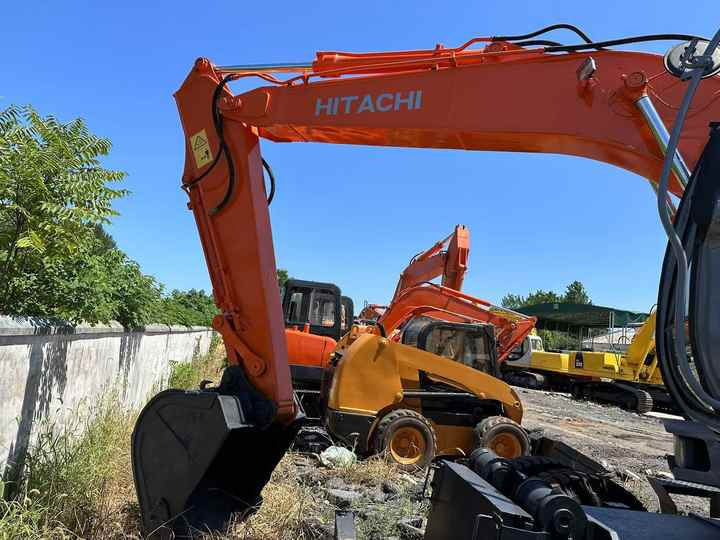 Used Wheel Excavator Hitachi ZX 130W Made in Japan 13ton Hitachi Zx130w Wheel Excavator Price Used Hitachi Zx130 Excavator SALE - Багер: снимка 3 Used Wheel Excavator Hitachi ZX 130W Made in Japan 13ton Hitachi Zx130w Wheel Excavator Price Used Hitachi Zx130 Excavator SALE - Багер: снимка 3